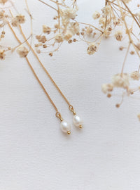 Ear threaders Elle - zoetwaterparel